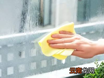 冬天怎么擦玻璃不结冰