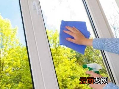 冬天怎么擦玻璃不结冰