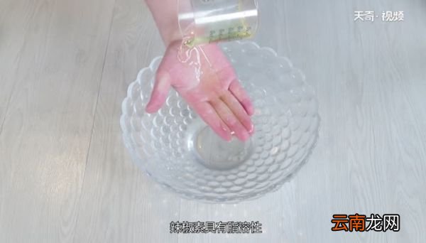 切辣椒辣手怎么办最有效的方法 切辣椒辣手怎么做