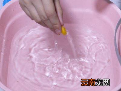 棉布上的血渍怎么洗掉