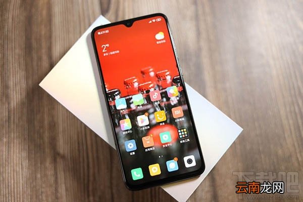 坚果pro3和小米9哪个好？小米9和坚果pro3区别对比