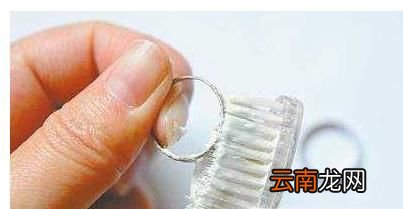 银饰变黑怎么清洗