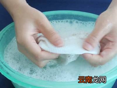食用碱可以洗衣服吗