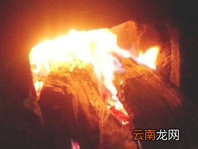 北方的炕床是怎么烧火的呢