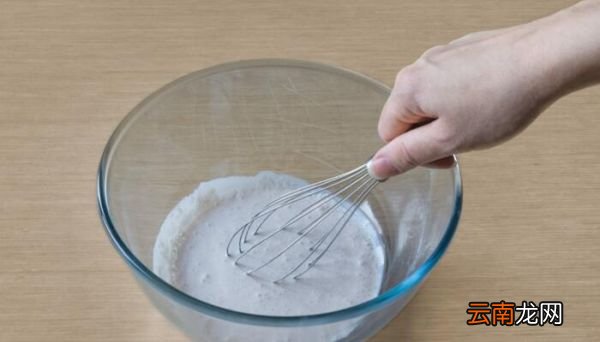 电饭煲蛋糕油放多了怎么办 电饭煲做蛋糕要放多少油