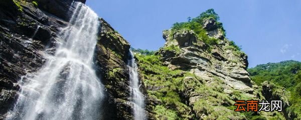 望庐山瀑布的诗意 望庐山瀑布全诗意思