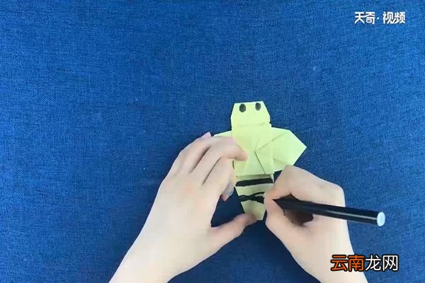 蜜蜂怎么折