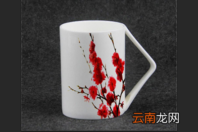 Photoshop给杯子贴图的图文操作方法