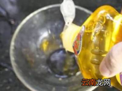门口小广告的胶印怎么处理