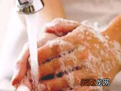 黑色染发剂弄到指甲上怎么洗掉