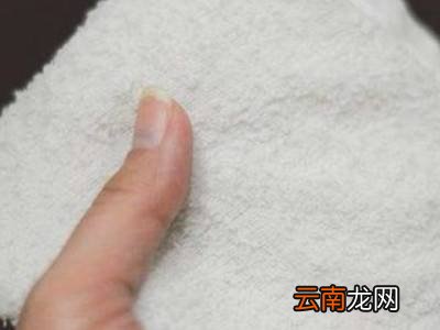 擦玻璃不留水渍小窍门