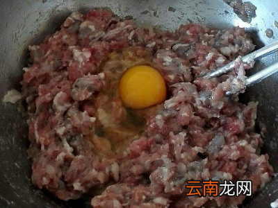 如何让肉馅鲜嫩不柴