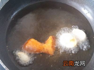 炸鱼后的油怎样去腥味