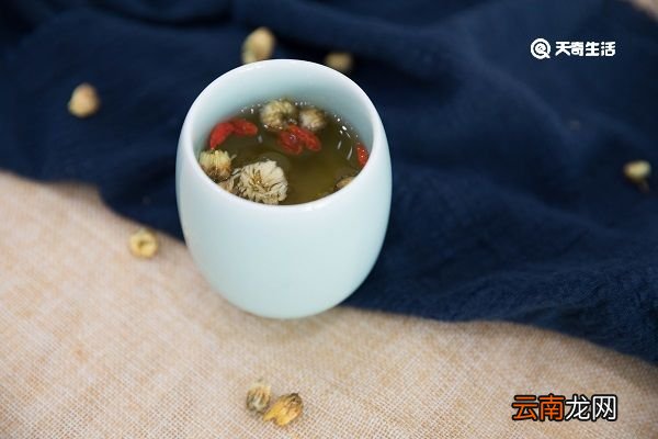 蒲公英茶和菊花枸杞一起喝的功效与作用 蒲公英菊花和枸杞在一起喝能起到什么作用
