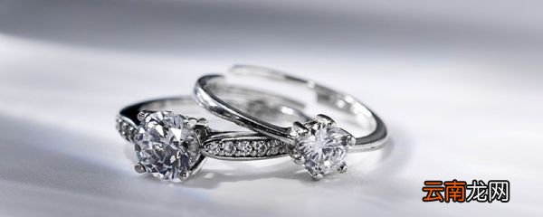 订婚戒指戴哪个手指 订婚戒指戴左手还是右手