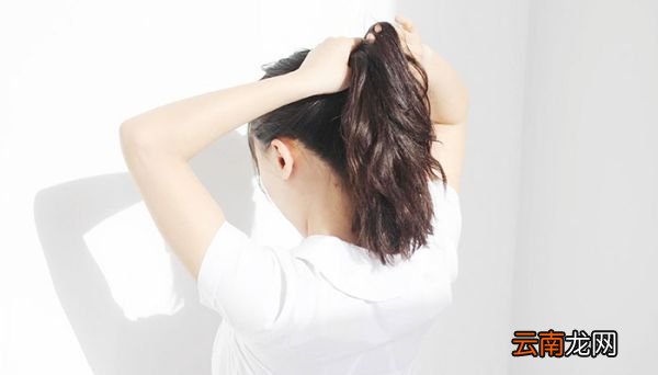 头发起电怎么办小窍门 如何缓解头发起静电