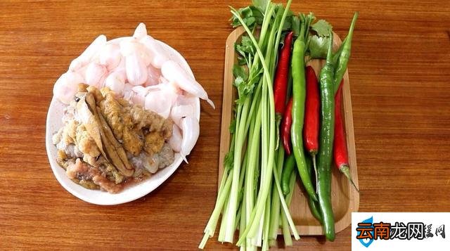 夏天配酒下饭太棒了 鱼籽鱼泡怎么做好吃
