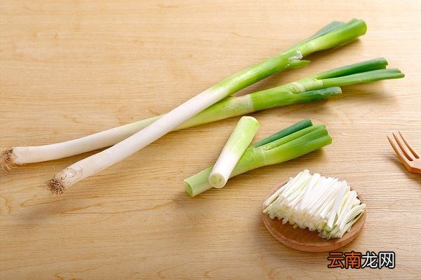 葱白的功效与作用 葱白的食用禁忌