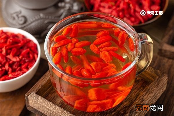 决明子菊花枸杞泡水喝的功效 决明子菊花枸杞泡水喝有什么功效
