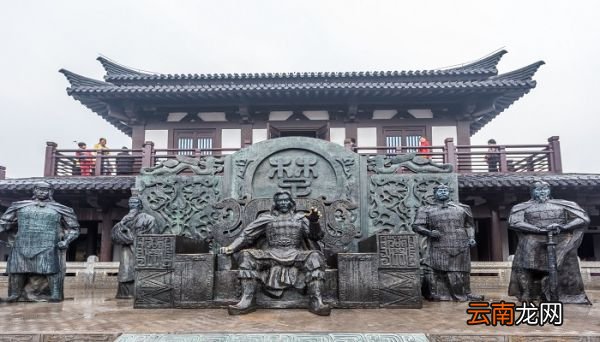四面楚歌的主人公是谁 四面楚歌讲了什么
