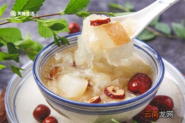 红糖银耳莲子汤的功效 红糖银耳莲子汤的功效是什么