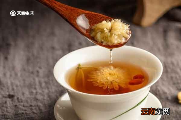 茯苓菊花茶的功效与作用茯苓菊花茶的禁忌人群