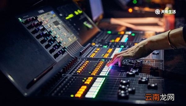 为什么录音里的声音跟自己的声音不一样 录音里的声音跟自己声音不一样的原因