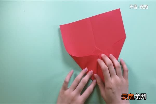 纸飞机的折法