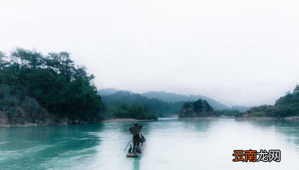 汗水破浪远巫山云雨飞出自唐代诗人谁的江上寄巴东故人 《江上寄巴东故人》原文