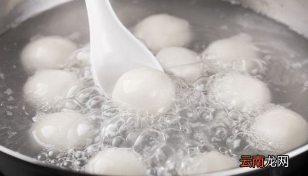 煮汤圆用冷水还是热水 煮汤圆用冷水还是热水下锅
