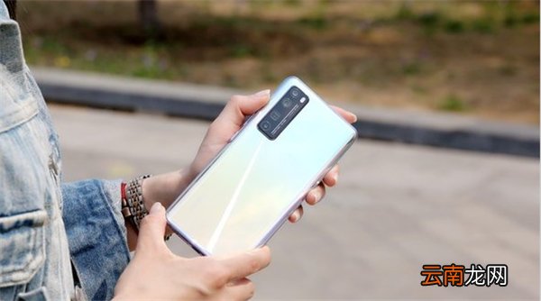 华为nova7pro有几个颜色