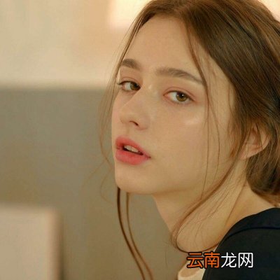 2019最新可甜可盐的欧美气质小姐姐微信头像大全分享