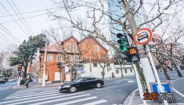红绿灯怎么看 三岔路口红绿灯怎么看