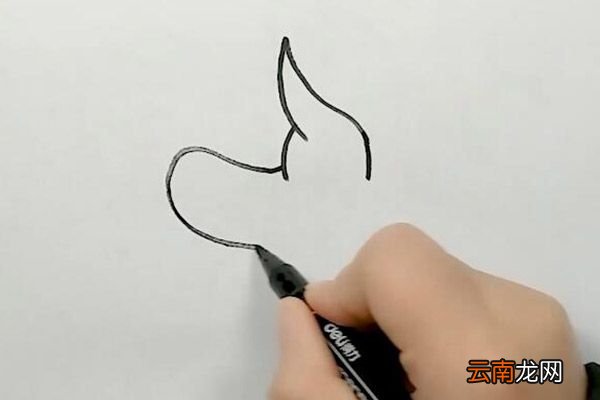 戴帽子的邪恶南瓜简笔画 戴帽子的邪恶南瓜怎么画