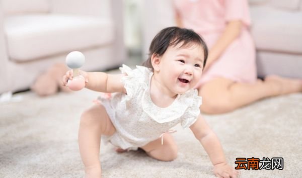 宝宝多大可以穿内裤 女宝宝几个月穿内裤