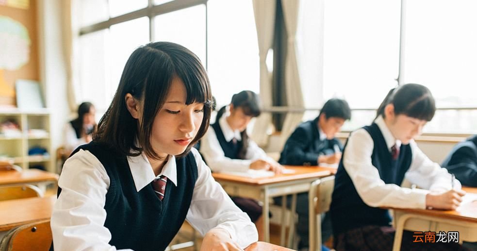 成人本科什么时候报名？