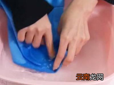 泡沫胶填缝剂粘衣服上怎么洗