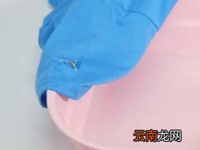 泡沫胶填缝剂粘衣服上怎么洗