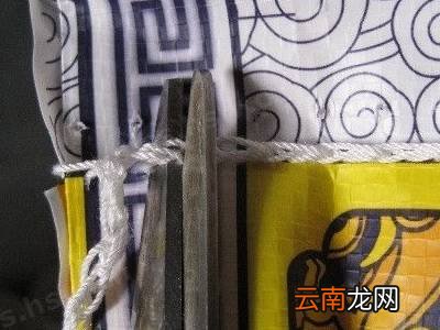 面粉袋子怎么拆线