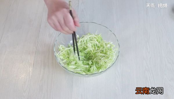 西葫芦鸡蛋馅饺子怎么调好吃 西葫芦鸡蛋馅饺子怎么调馅