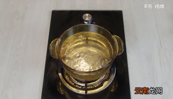 西葫芦鸡蛋馅饺子怎么调好吃 西葫芦鸡蛋馅饺子怎么调馅