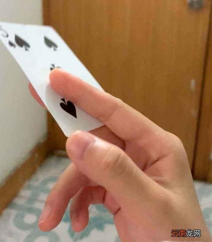 飞扑克牌的技巧