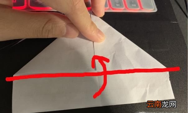 如何用纸折叠小船