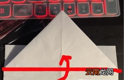 如何用纸折叠小船