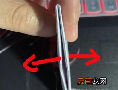 如何用纸折叠小船