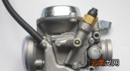 清洗摩托车化油器