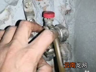 地暖怎么放水才能热
