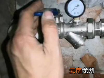 地暖怎么放水才能热