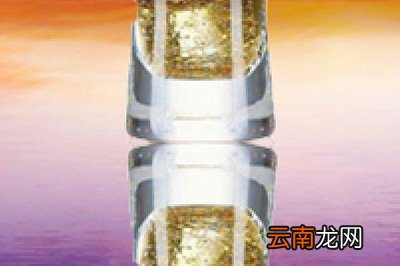PS如何给杯子制作倒影 制作倒影方法介绍