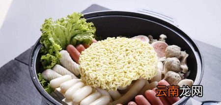 为什么泡面卷的？